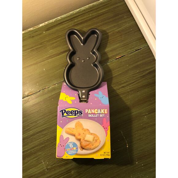 Peeps NWT Pancake Skillet Set Rainbow Sprinkle Pancakes - Picture 1 of 4